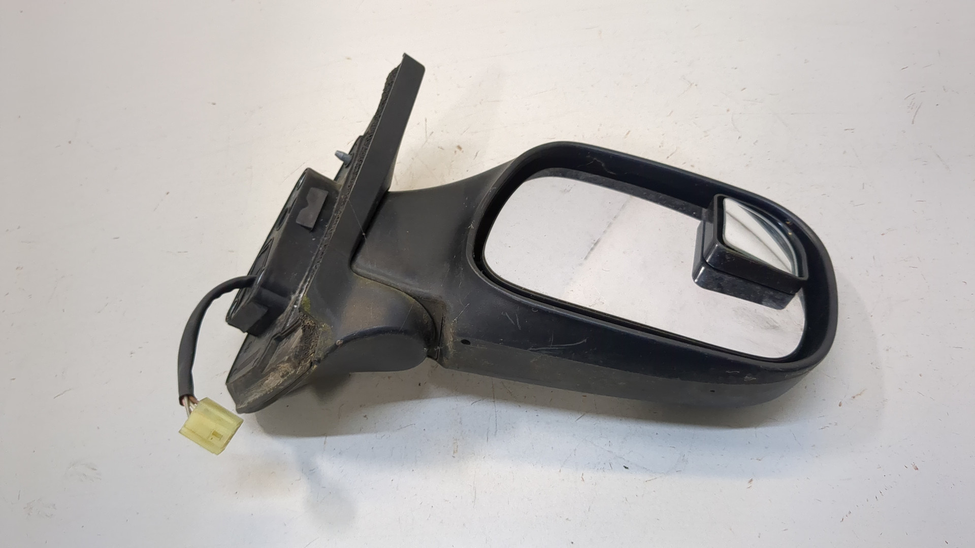 Зеркало правое электрическое