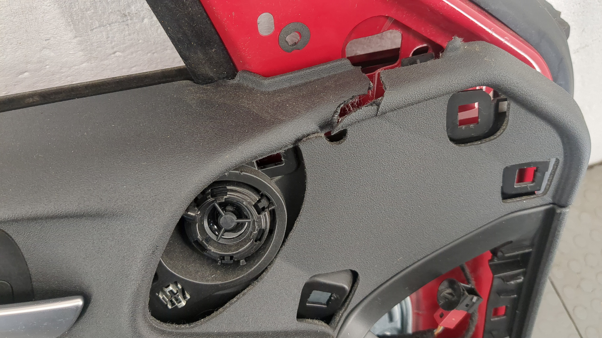 Дверь передняя левая