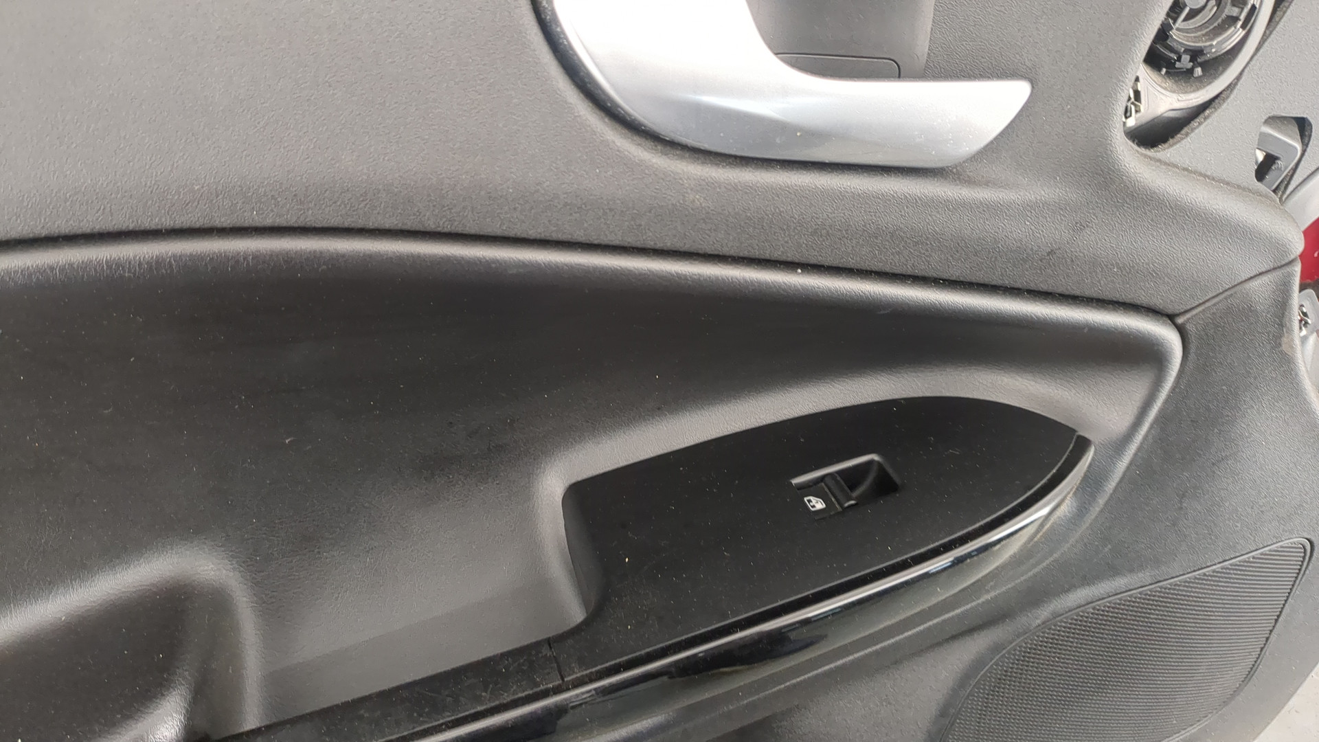 Дверь передняя левая