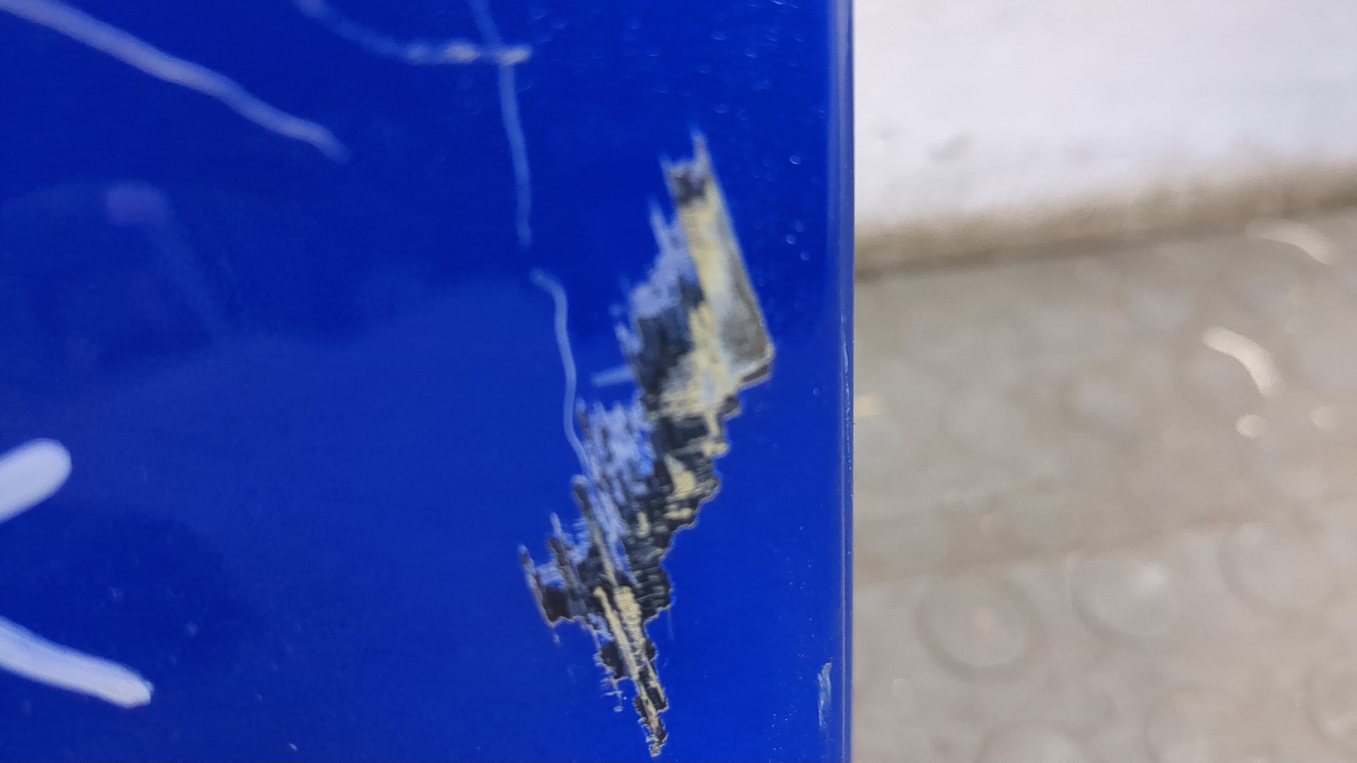 Крыло переднее левое