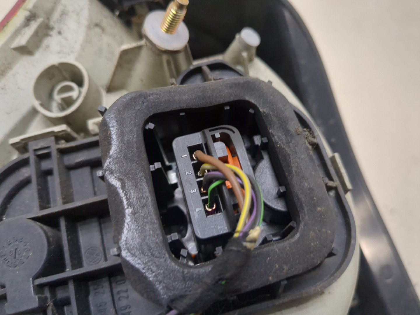 Фонарь задний правый