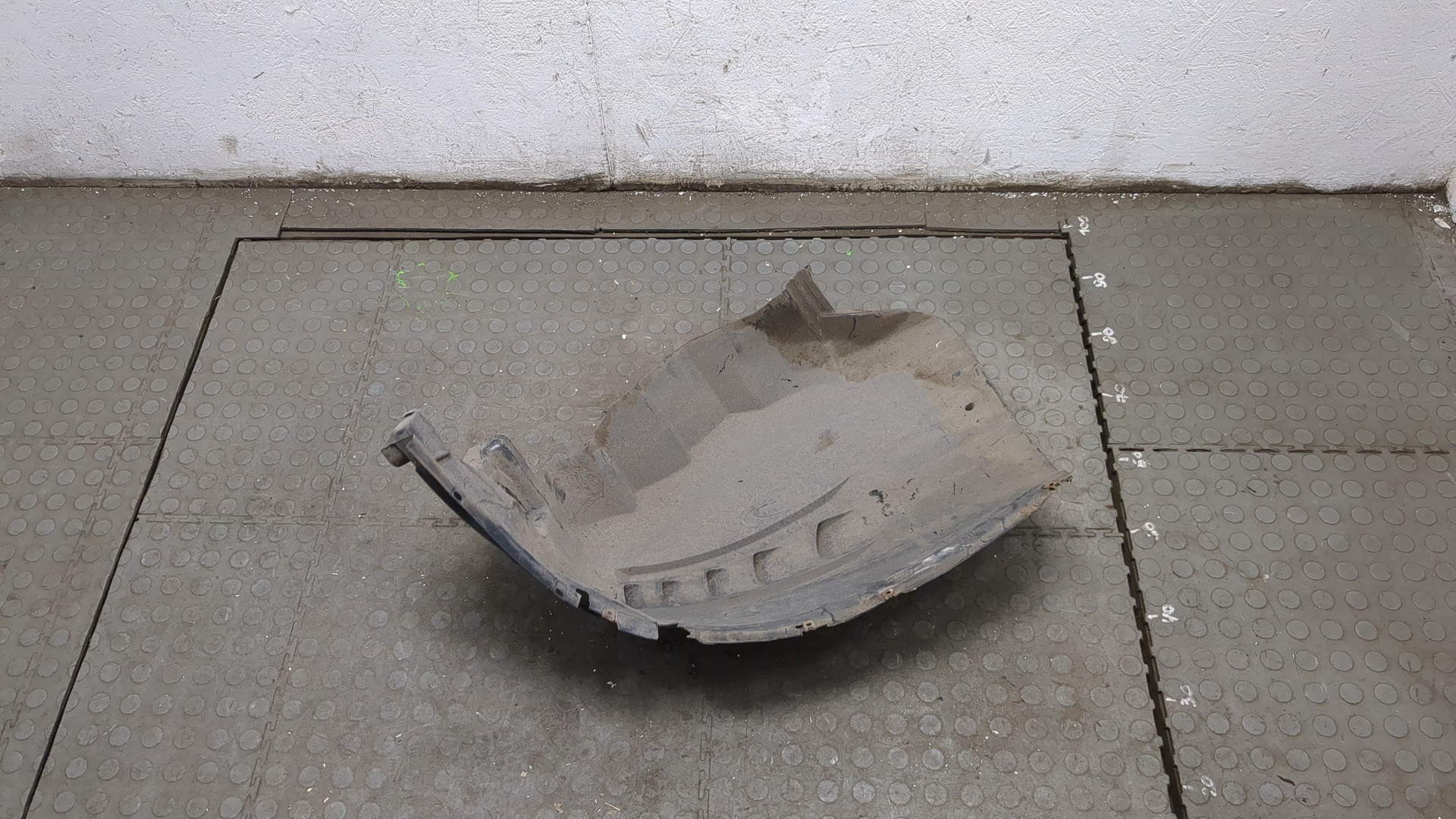 Локер передний левый