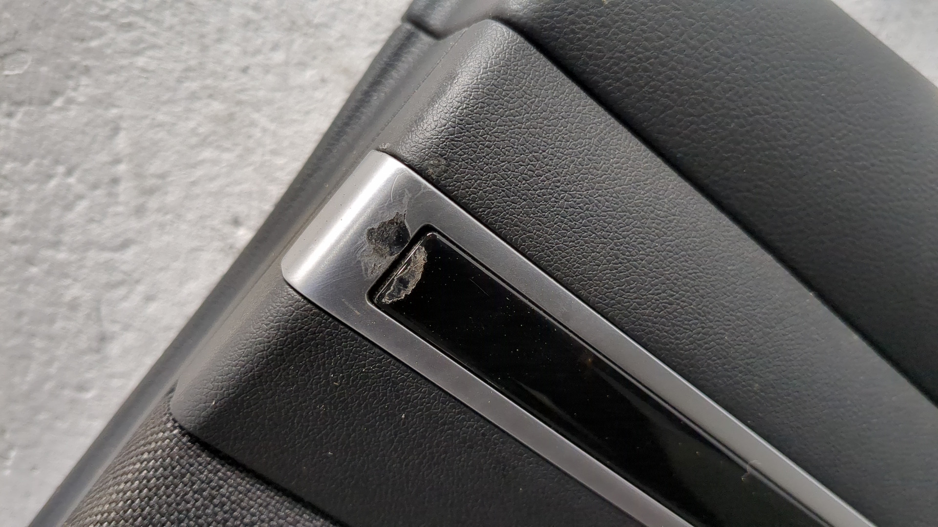 Обшивка двери задней правой