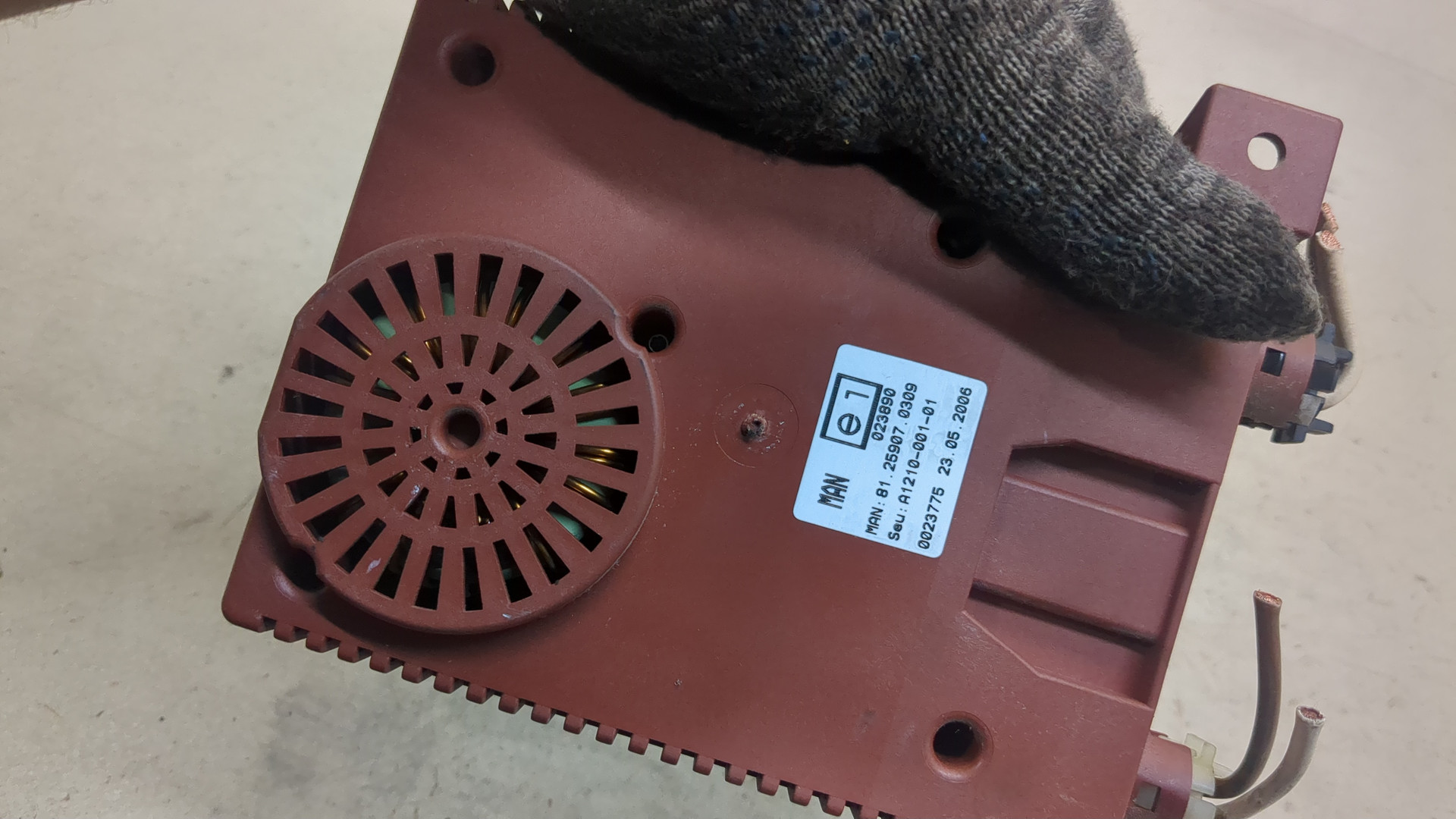 Преобразователь напряжения (адаптер)