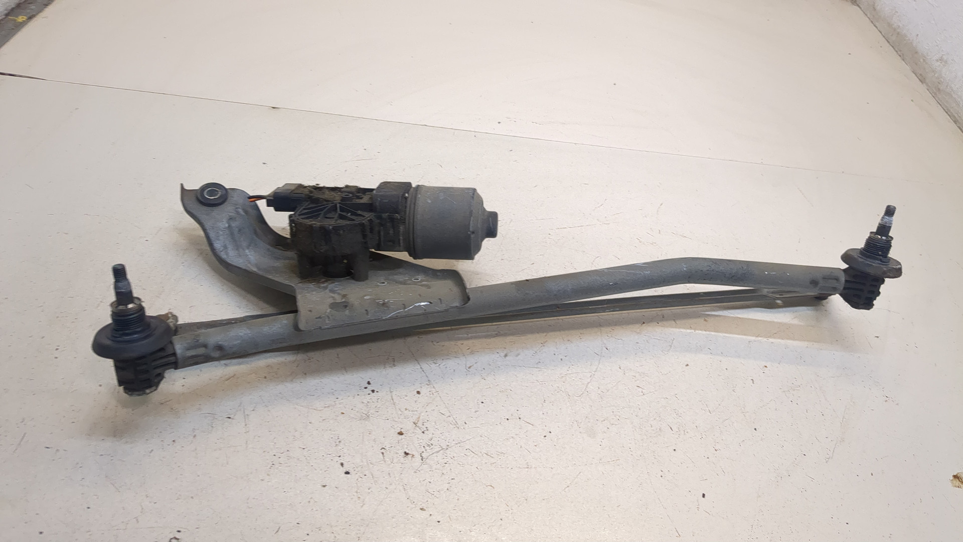 Трапеция стеклоочистителей