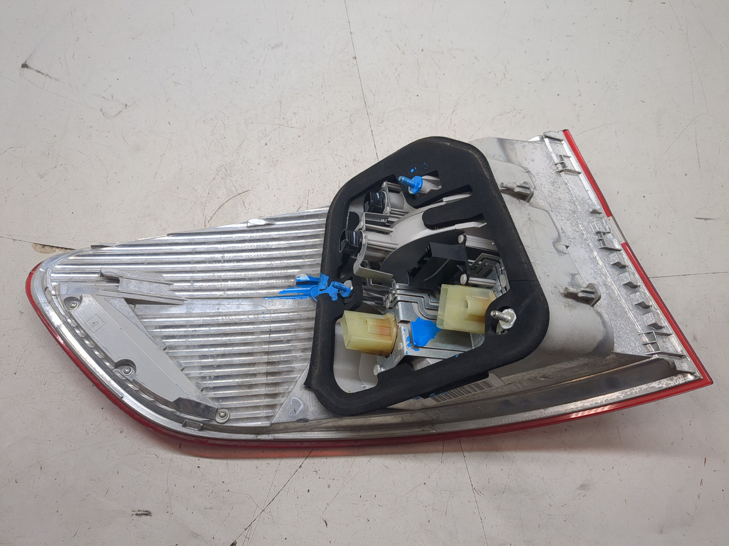 Фонарь задний правый