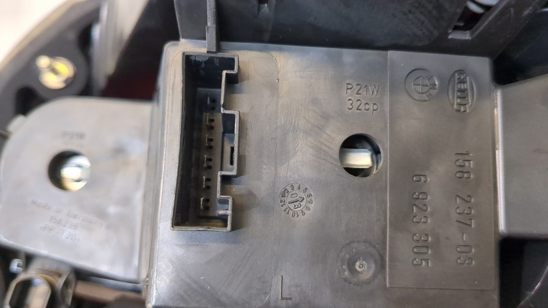 Фонарь задний левый