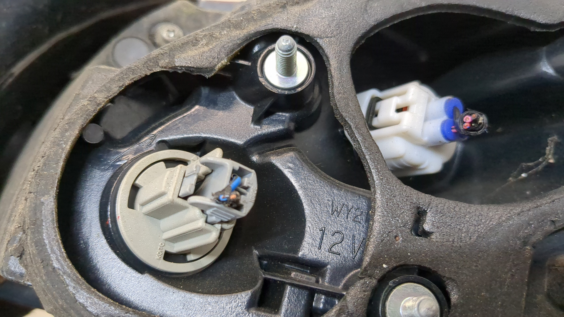 Фонарь задний левый