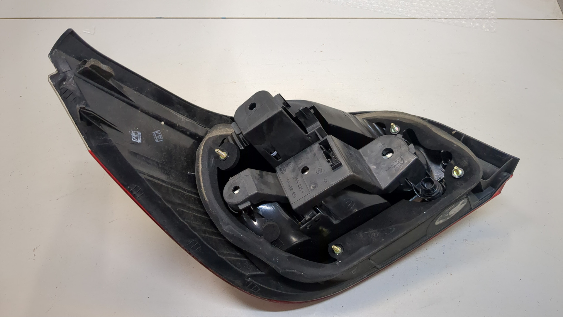 Фонарь задний правый