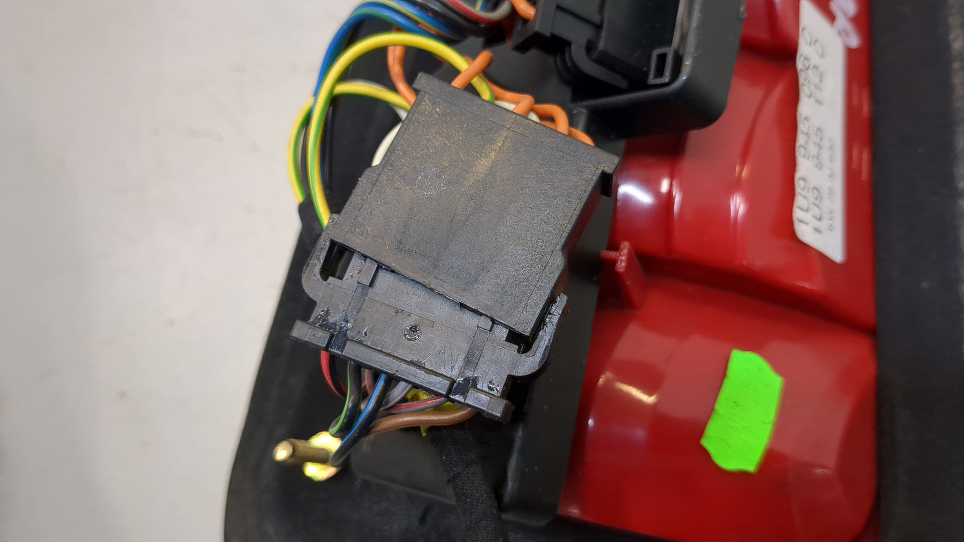 Фонарь задний правый