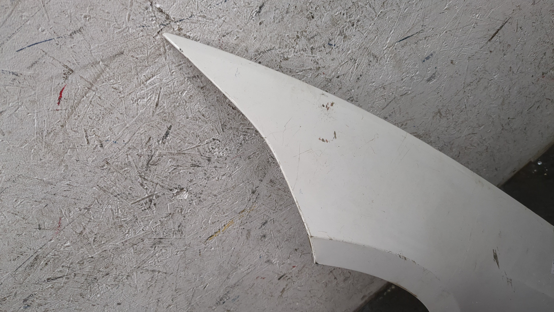 Крыло переднее левое