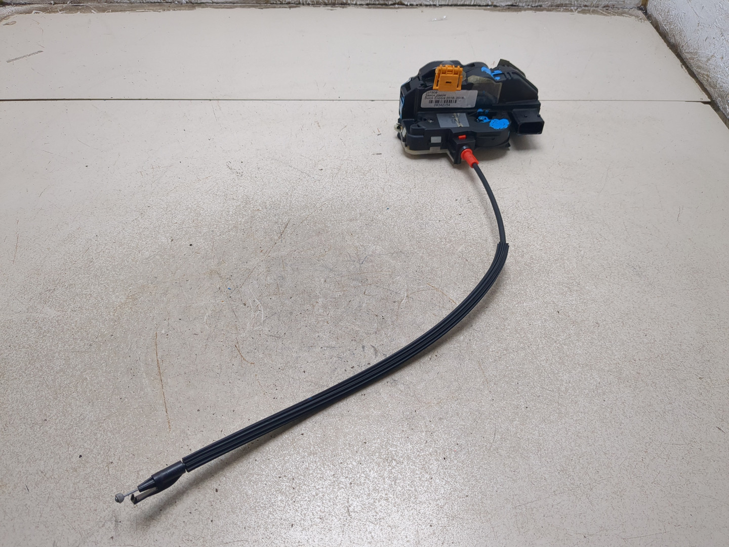 Замок двери задней правой