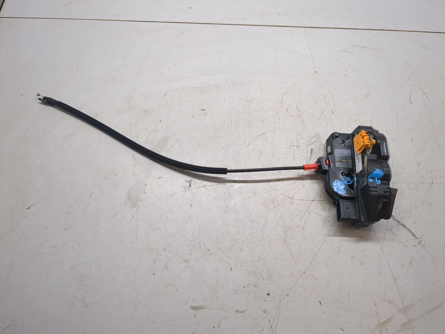 Замок двери задней правой