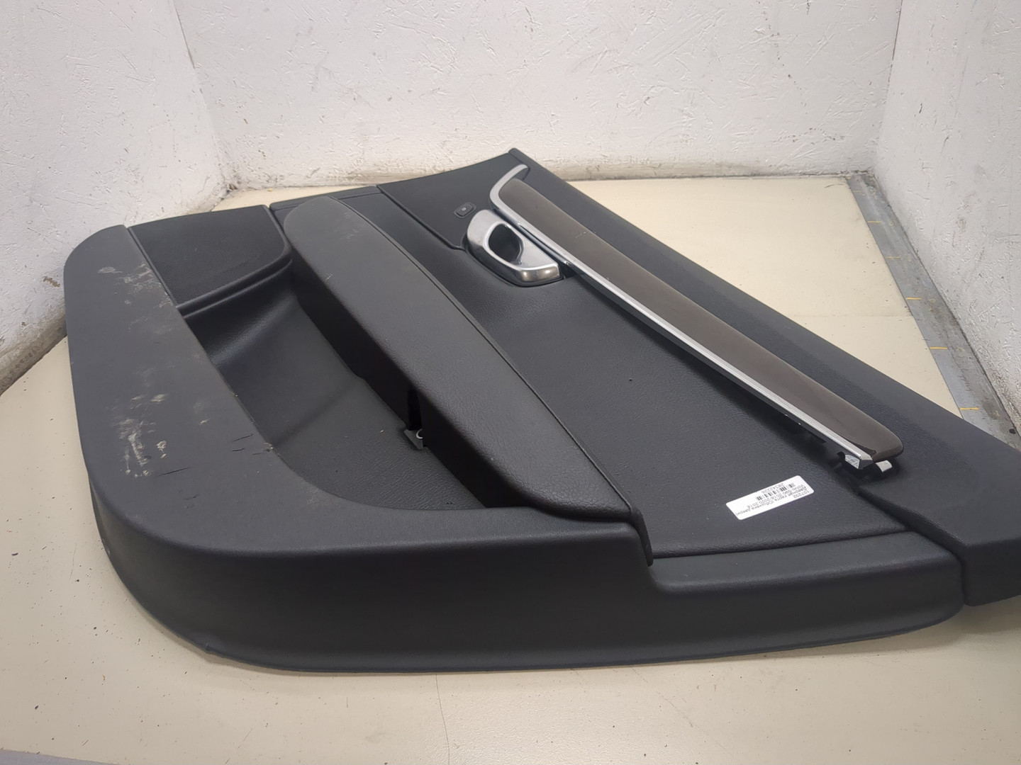 Обшивка двери задней правой