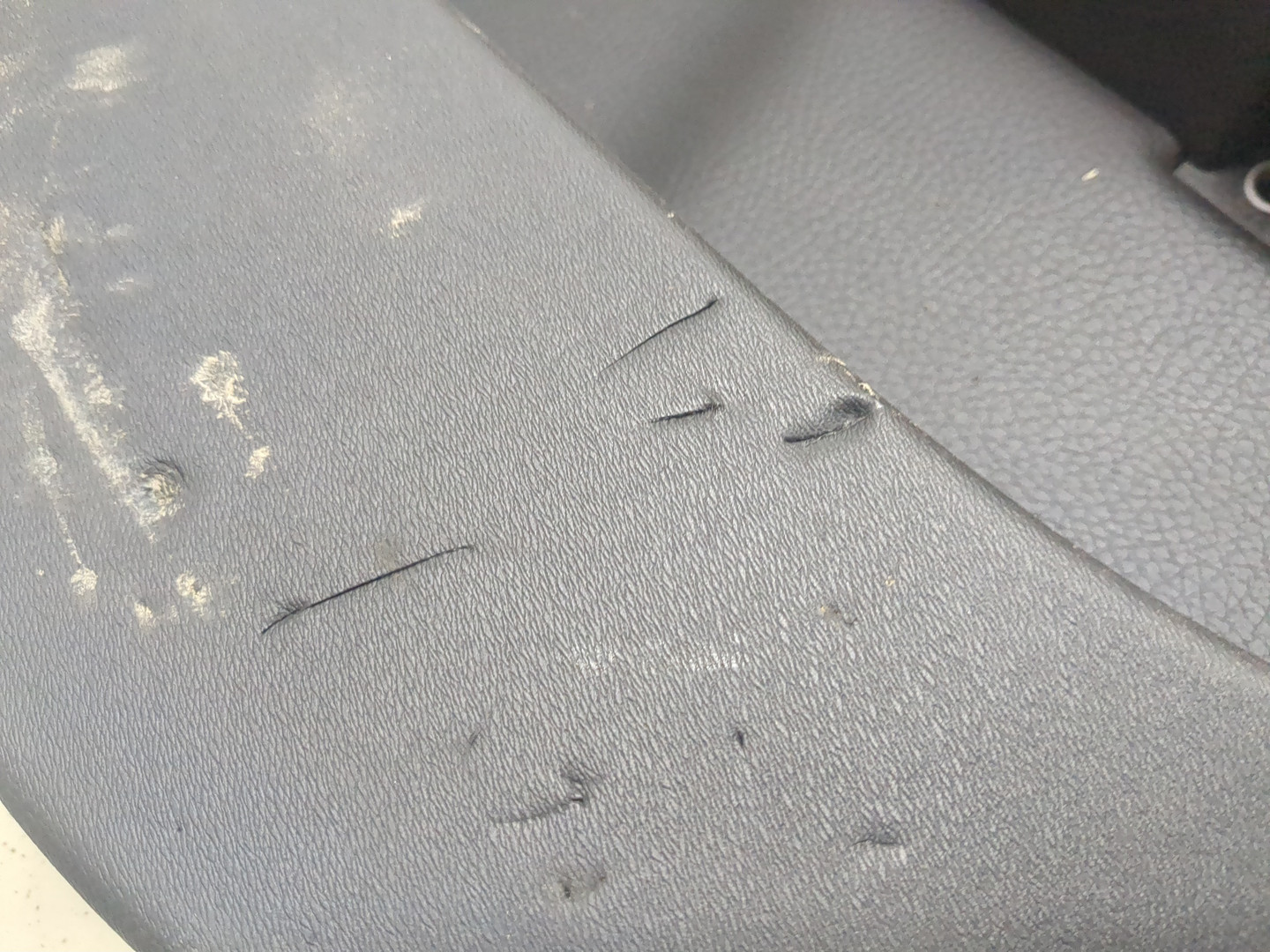 Обшивка двери задней правой