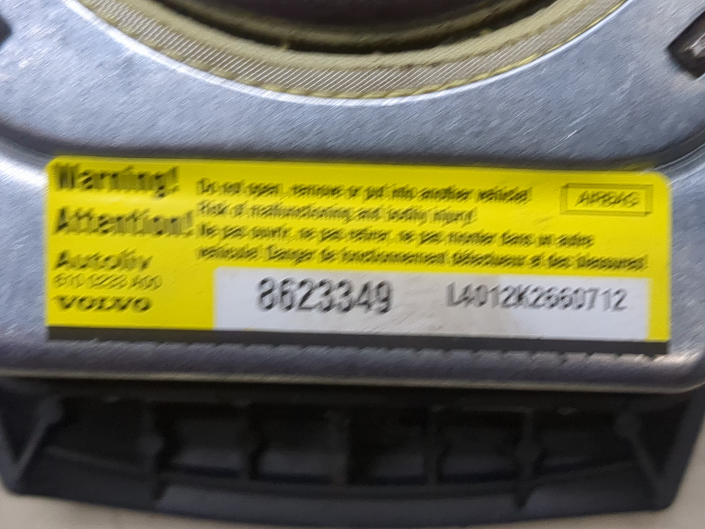 Подушка безопасности в рулевое колесо