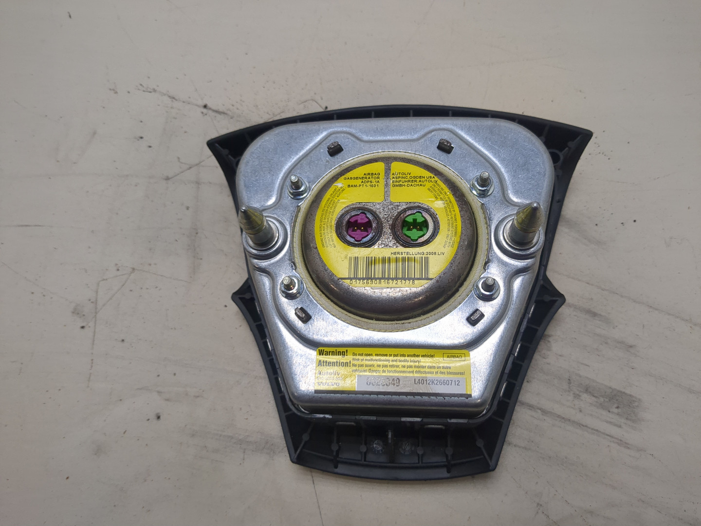 Подушка безопасности в рулевое колесо