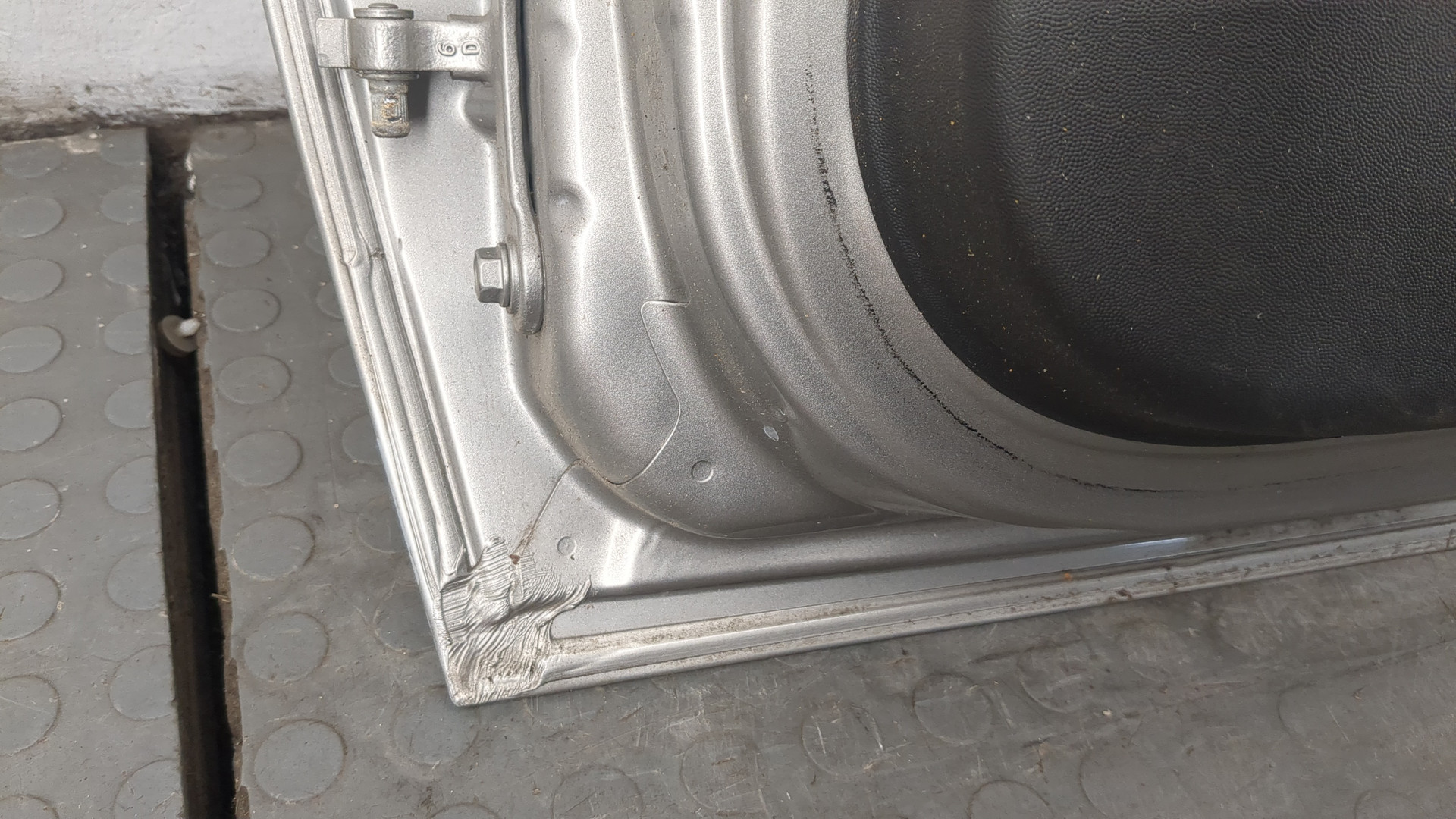 Дверь передняя правая