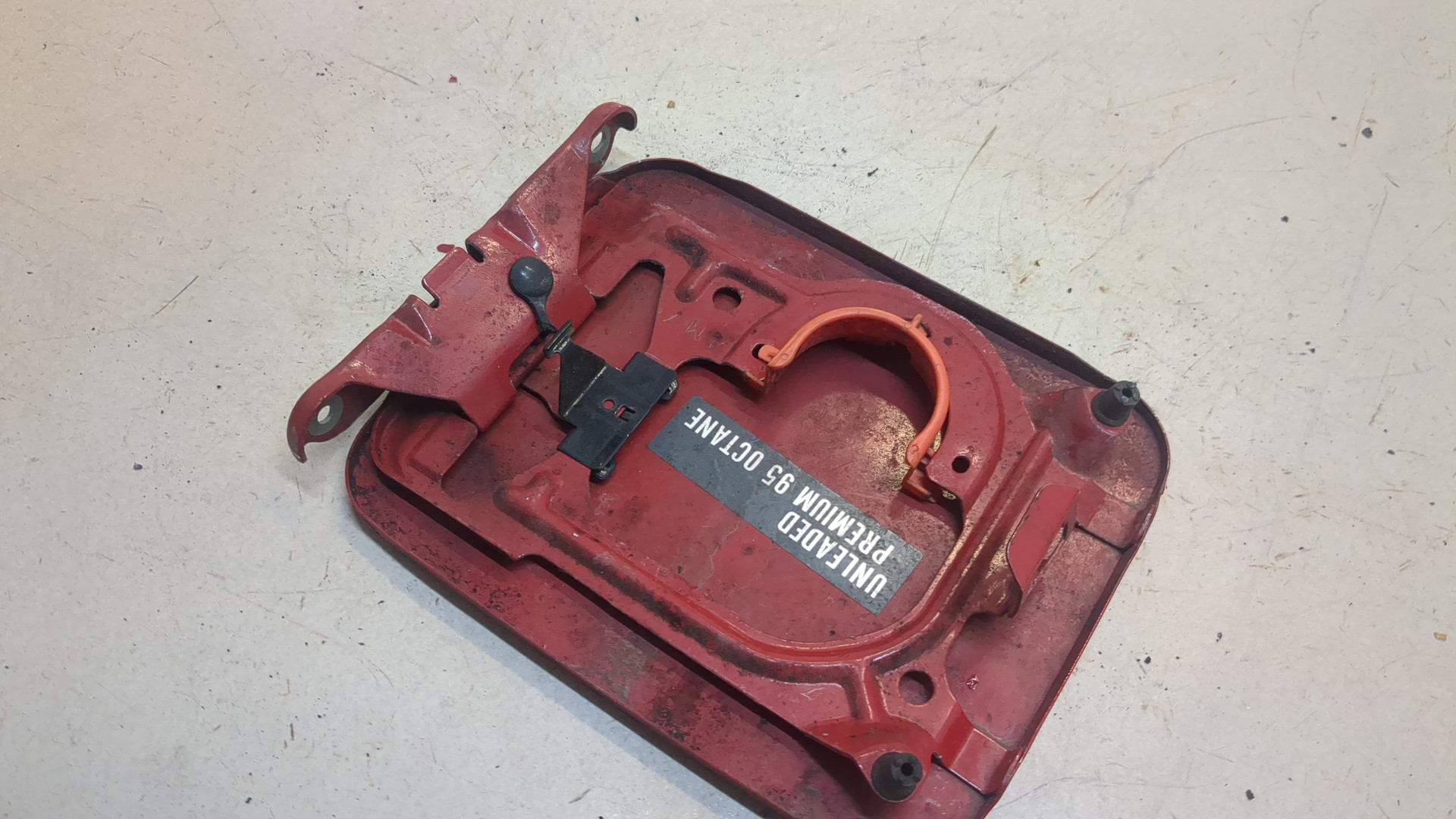 Лючок бензобака