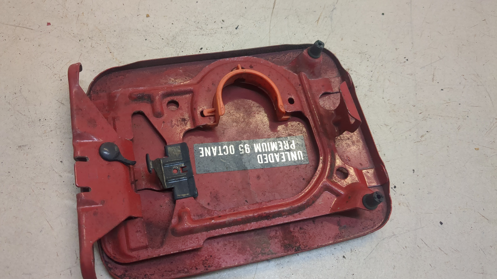 Лючок бензобака