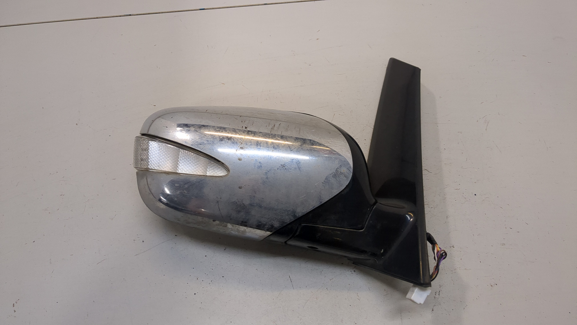 Зеркало правое электрическое