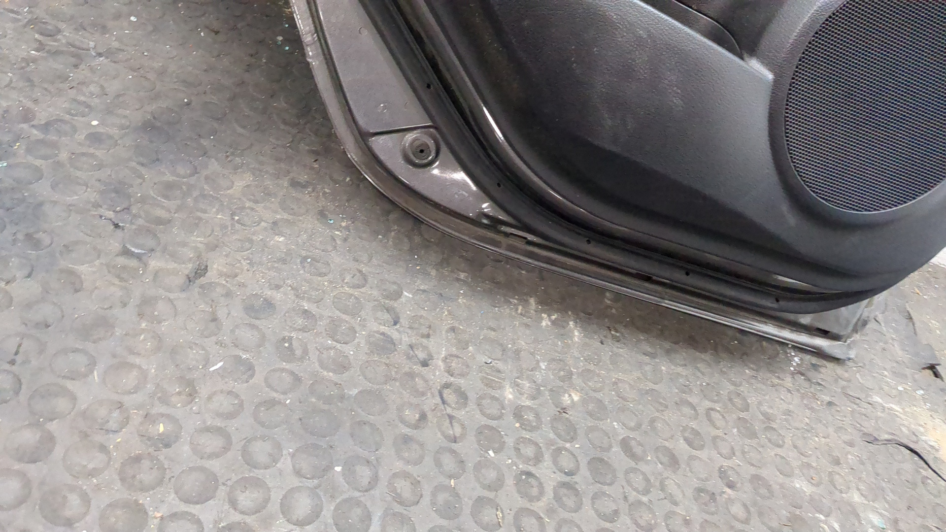 Дверь задняя левая
