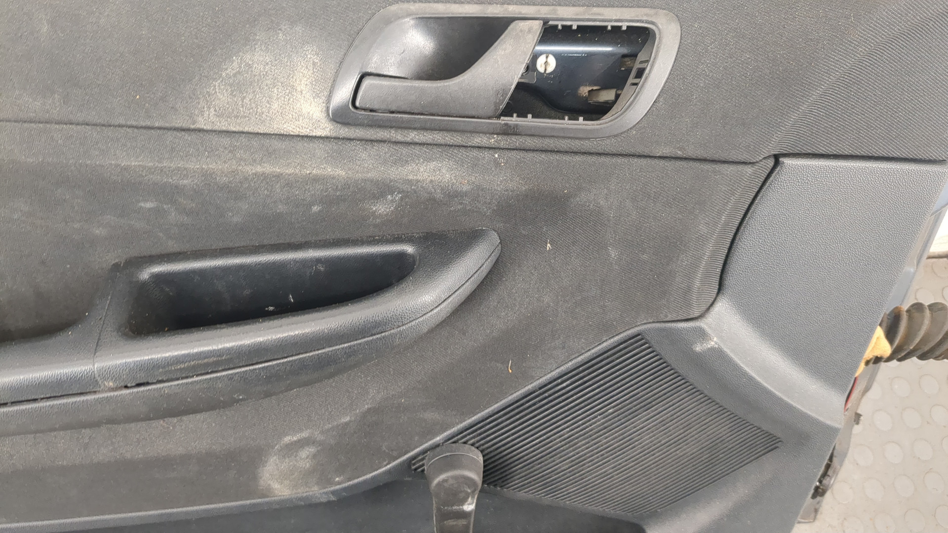 Дверь передняя левая