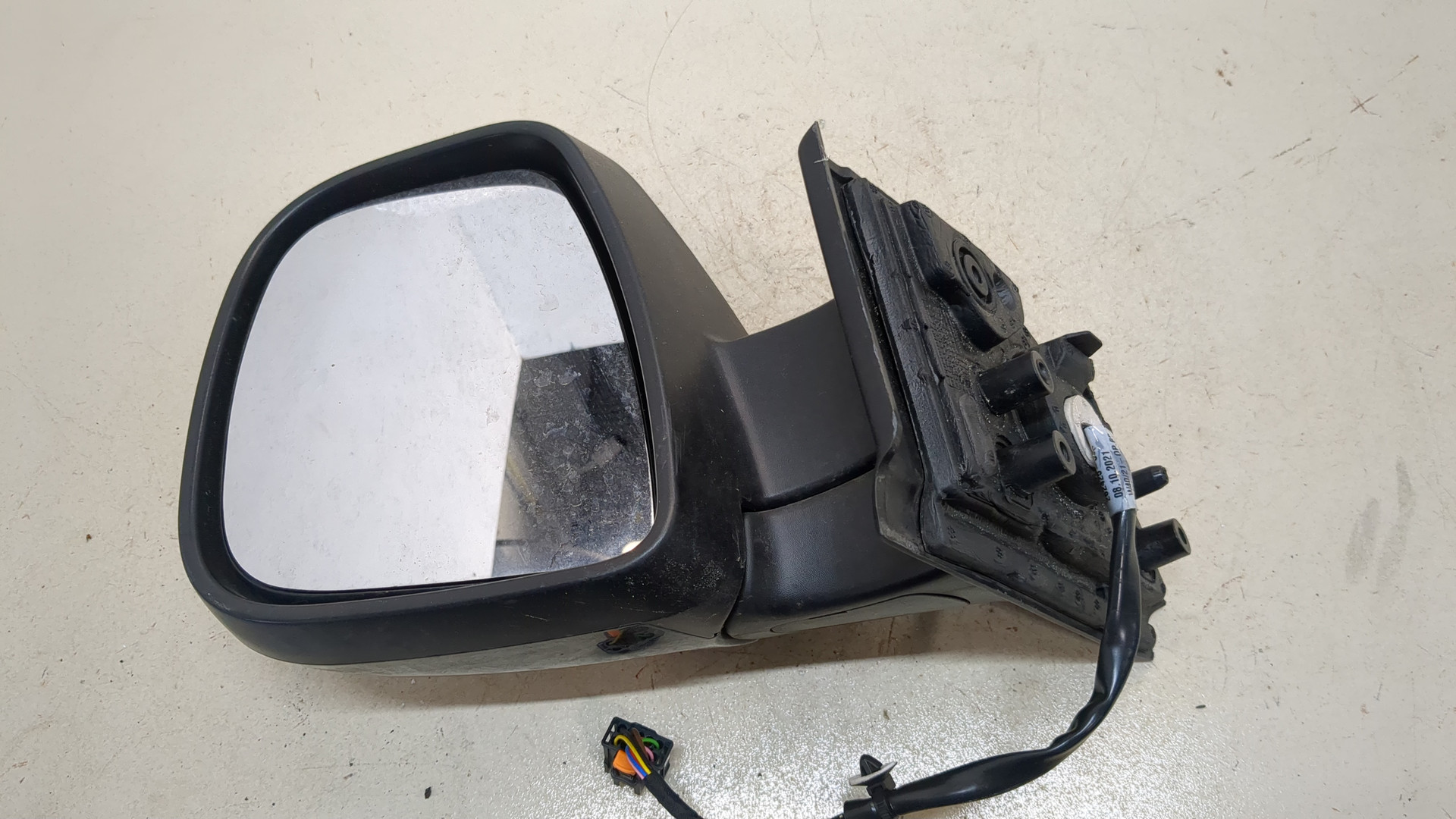 Зеркало левое электрическое