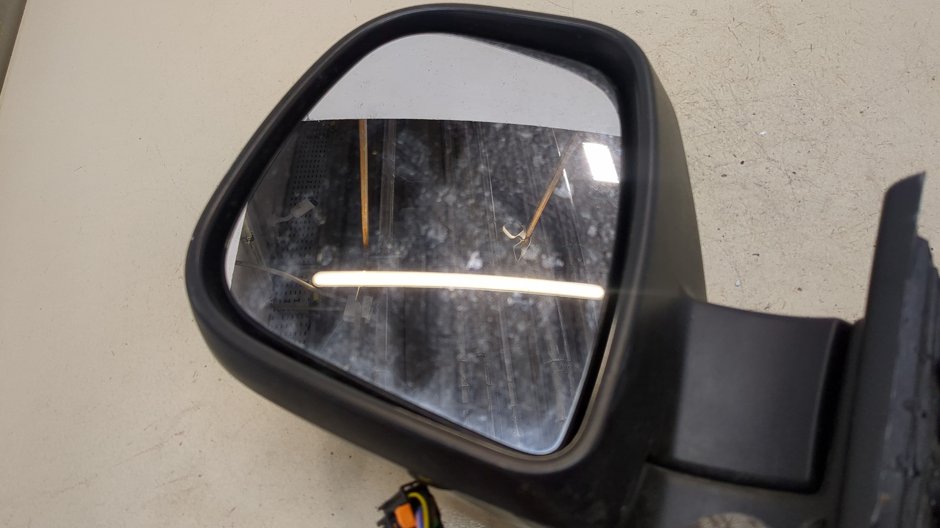 Зеркало левое электрическое