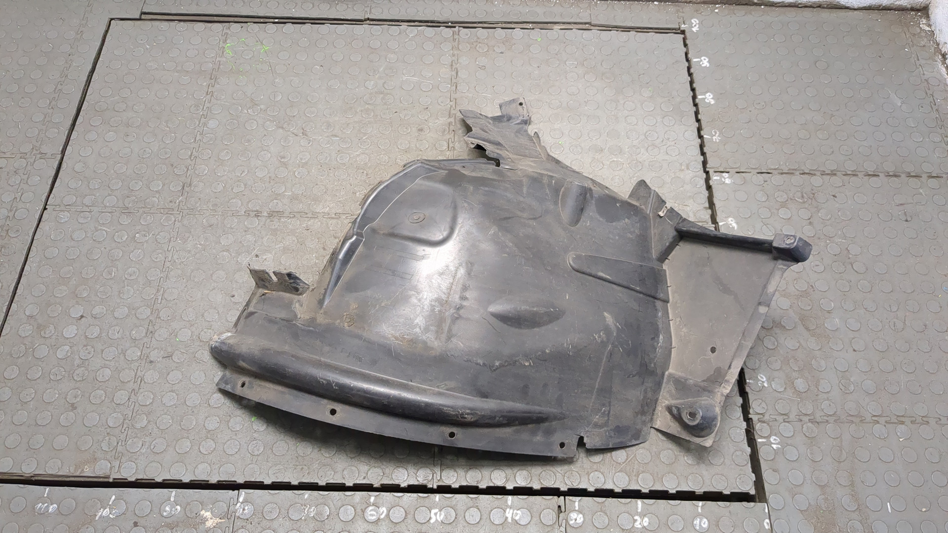 Локер передний левый