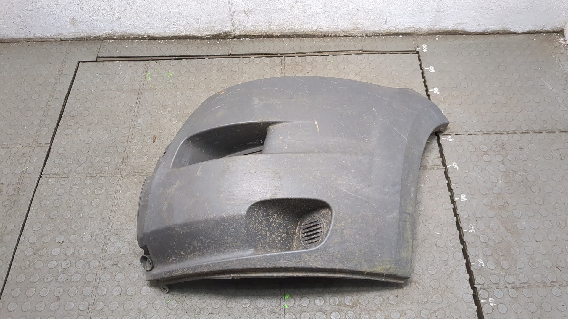 Накладка переднего бампера левая