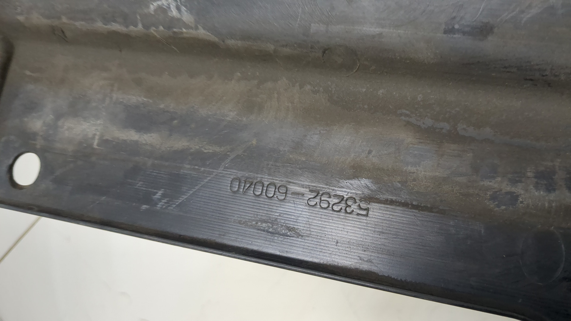 Кожух замка капота