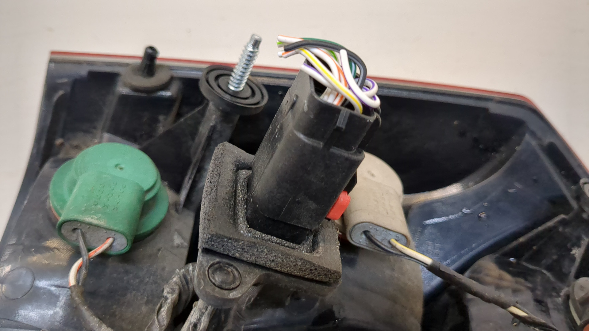 Фонарь задний правый