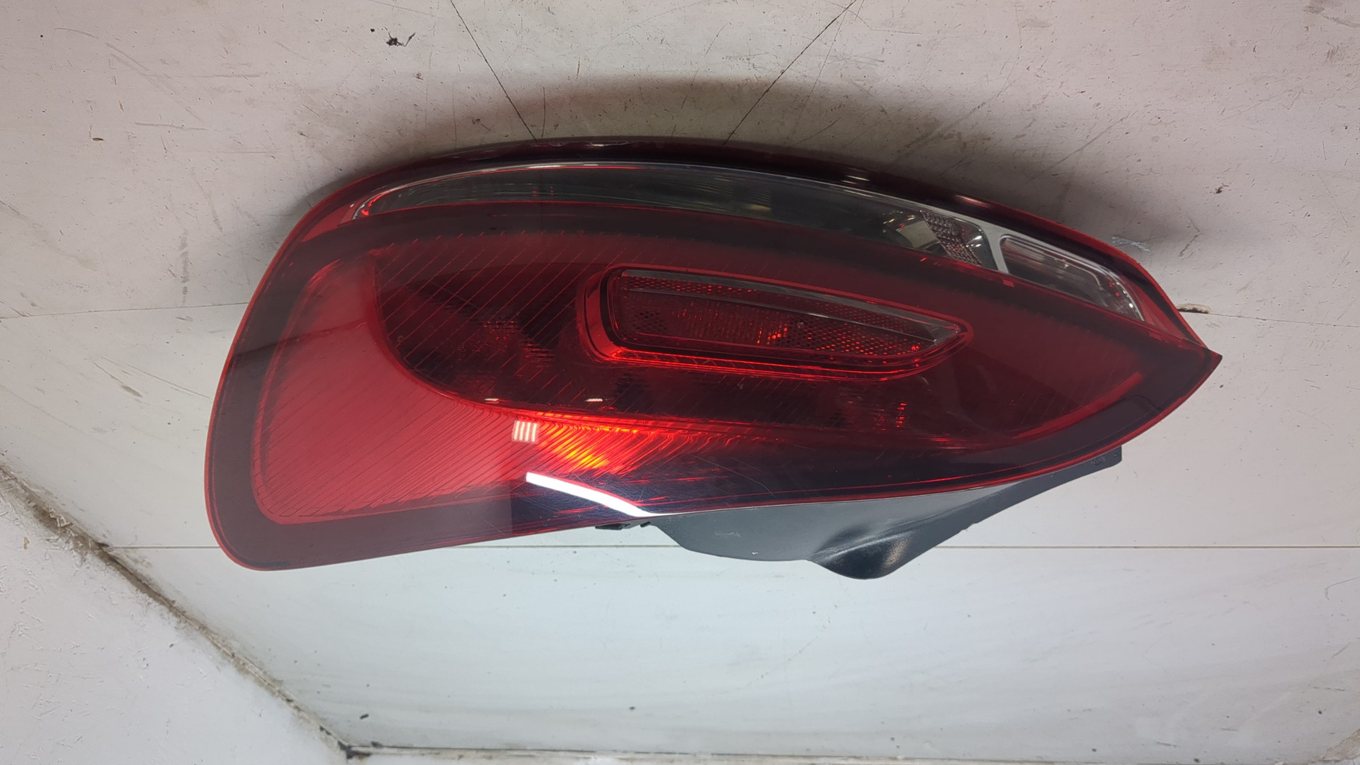 Фонарь задний правый