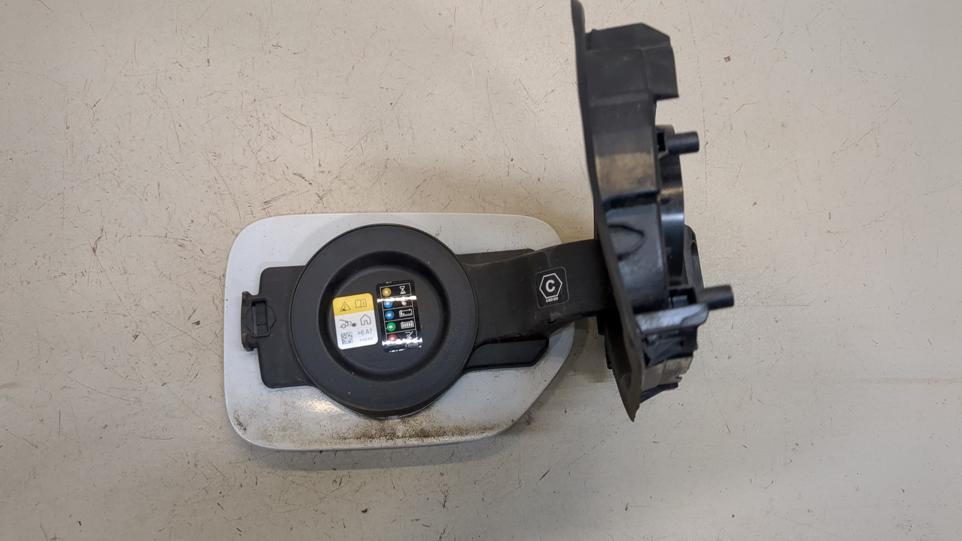 Лючок бензобака