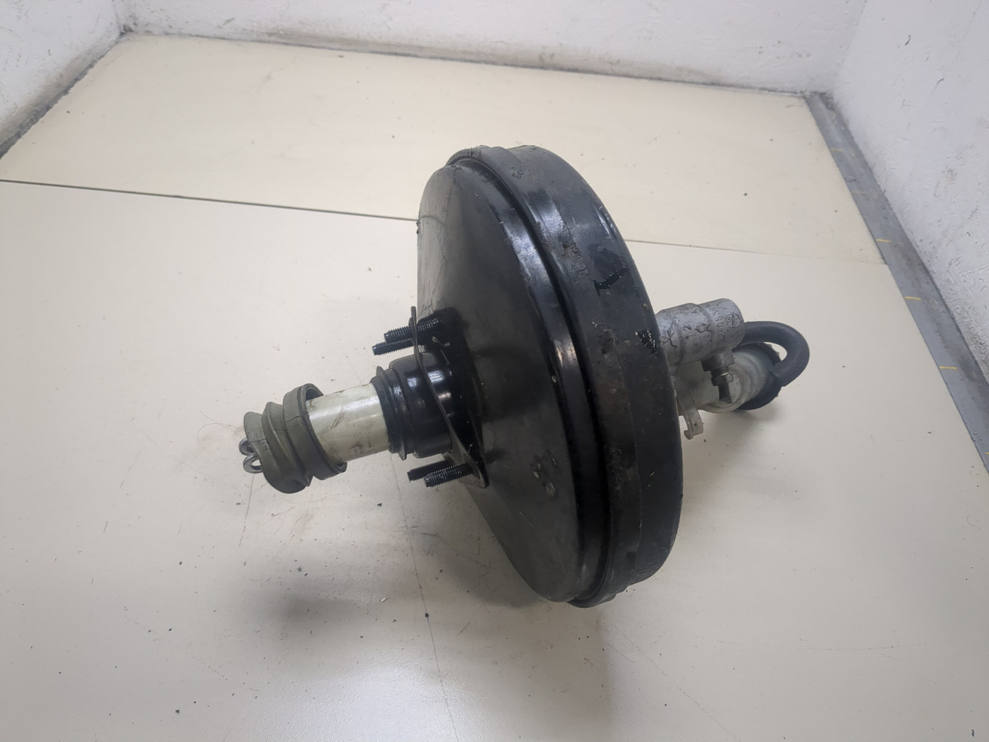 Цилиндр тормозной главный