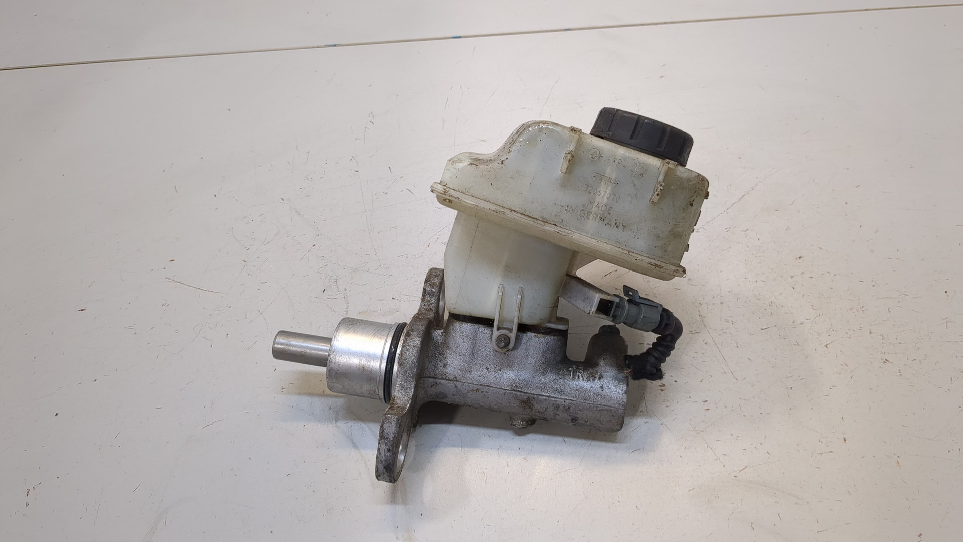 Цилиндр тормозной главный