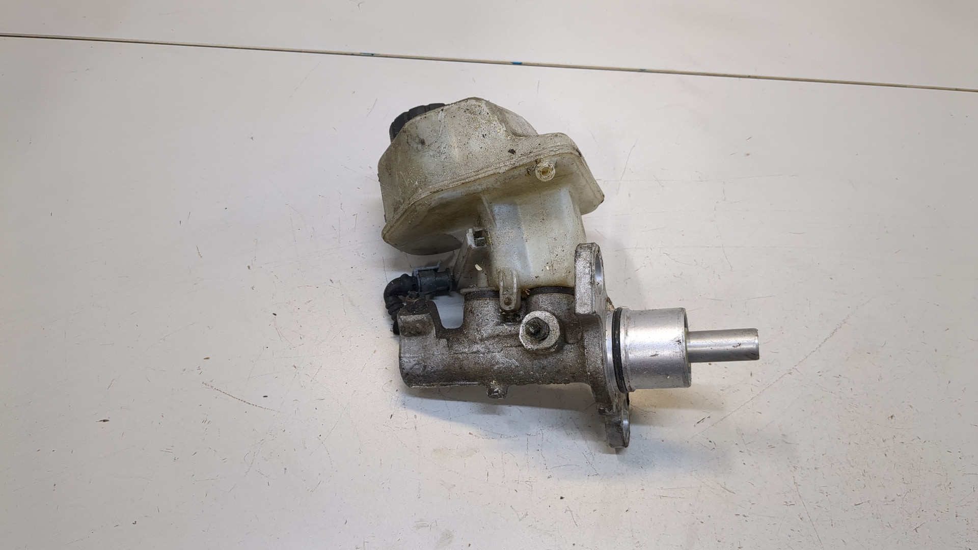 Цилиндр тормозной главный