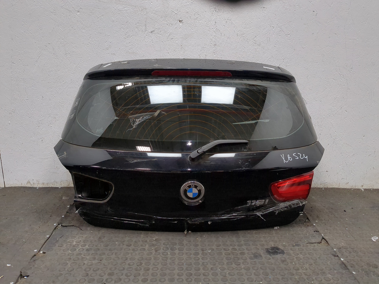 Дверь багажника