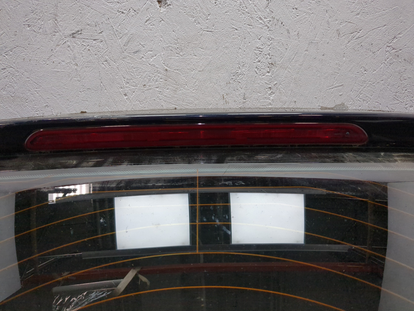 Дверь багажника