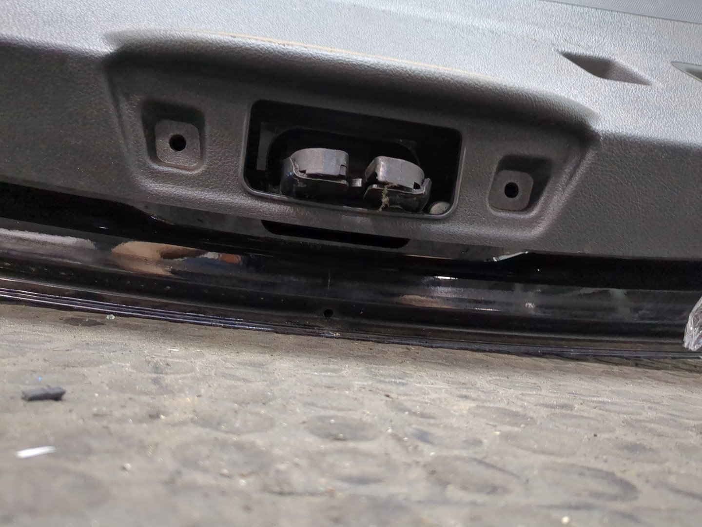 Дверь багажника