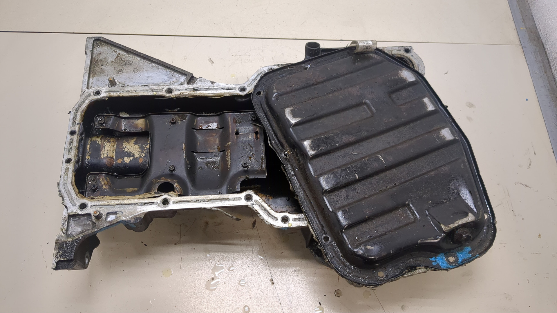 Поддон масляный двигателя (картер)