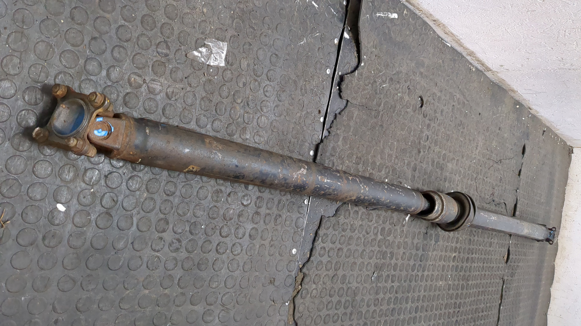 Вал карданный задний