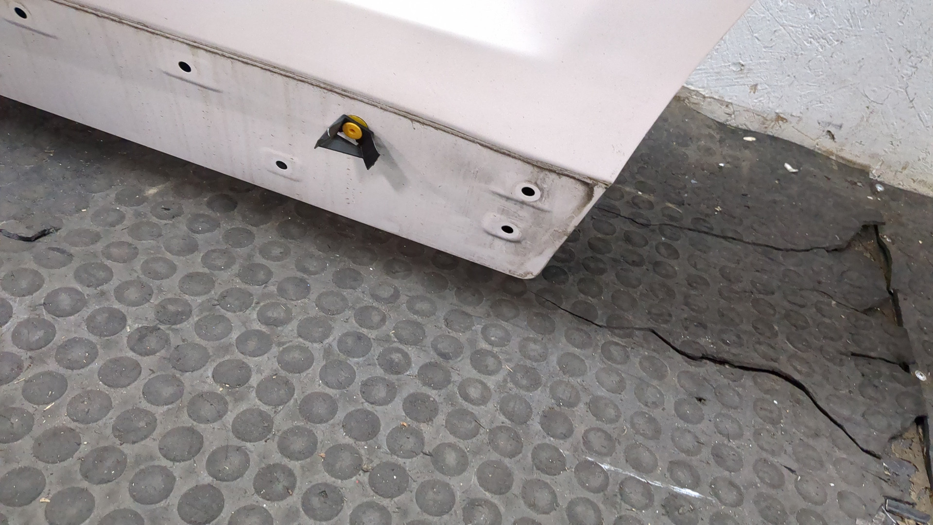 Дверь задняя левая