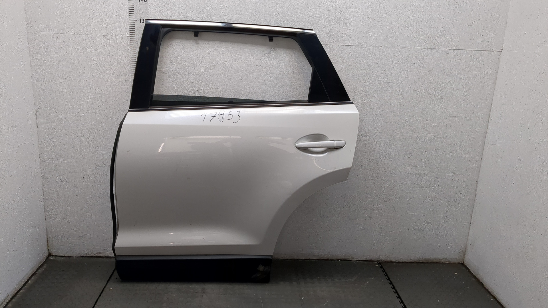 Дверь задняя левая