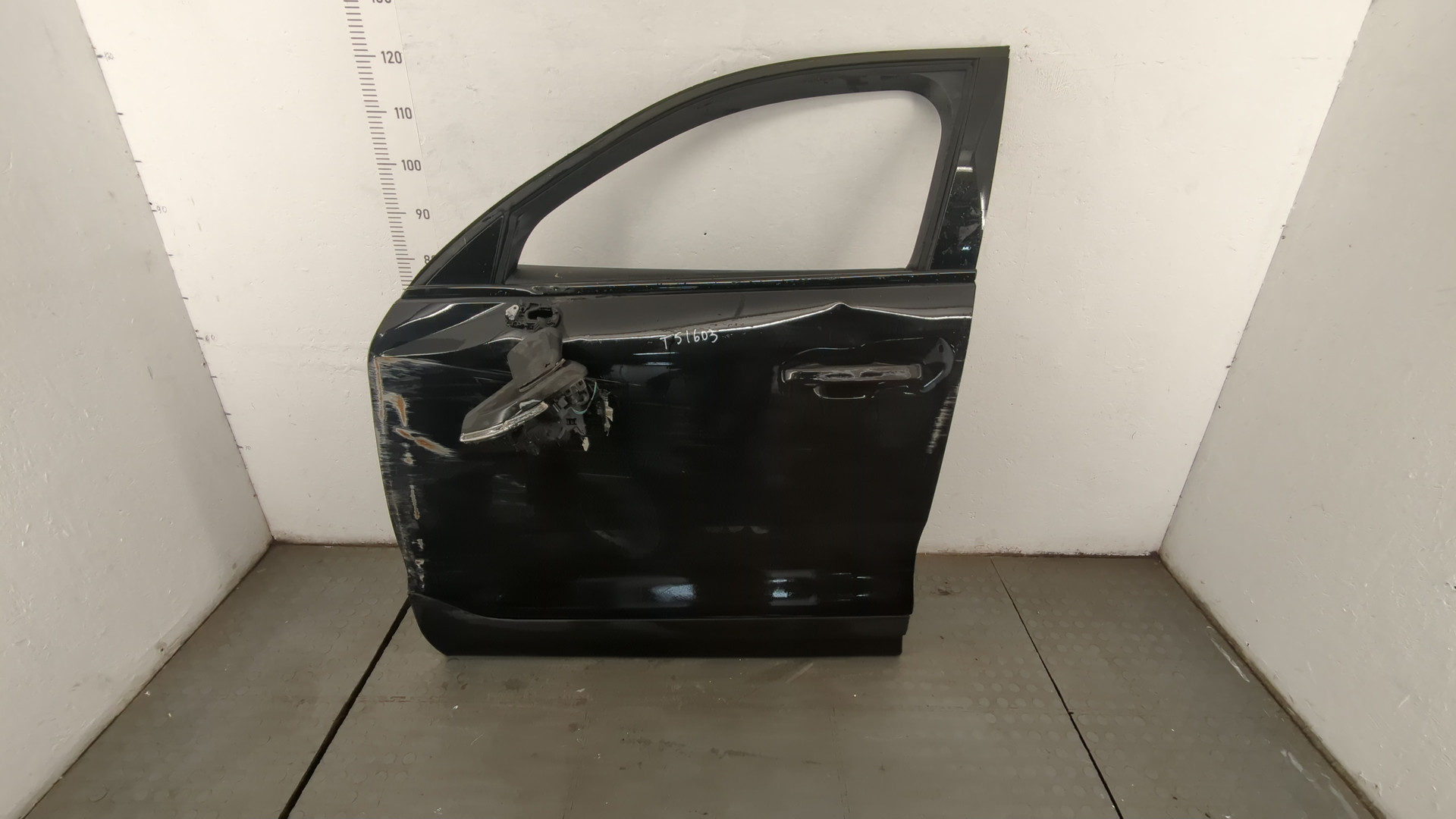 Дверь передняя левая