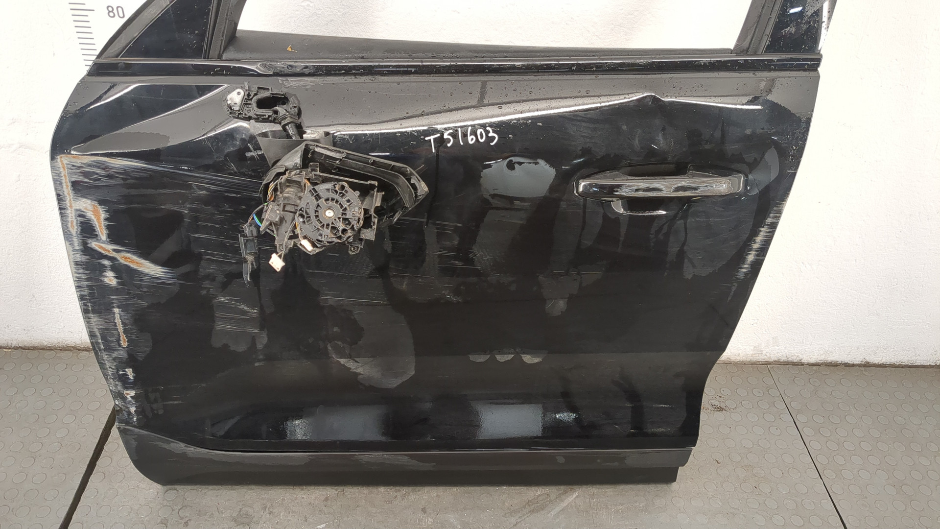 Дверь передняя левая