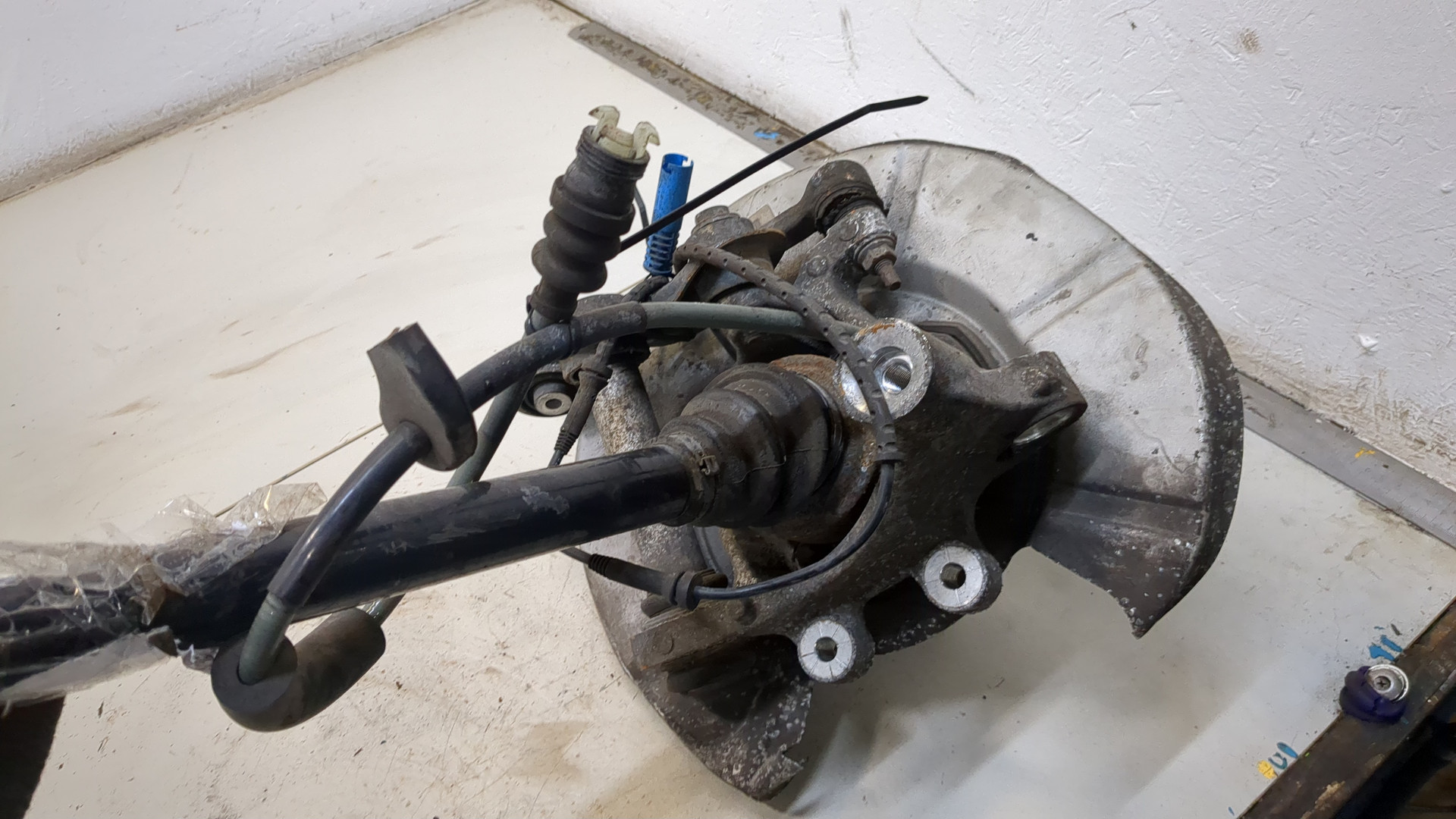 Кулак поворотный задний правый