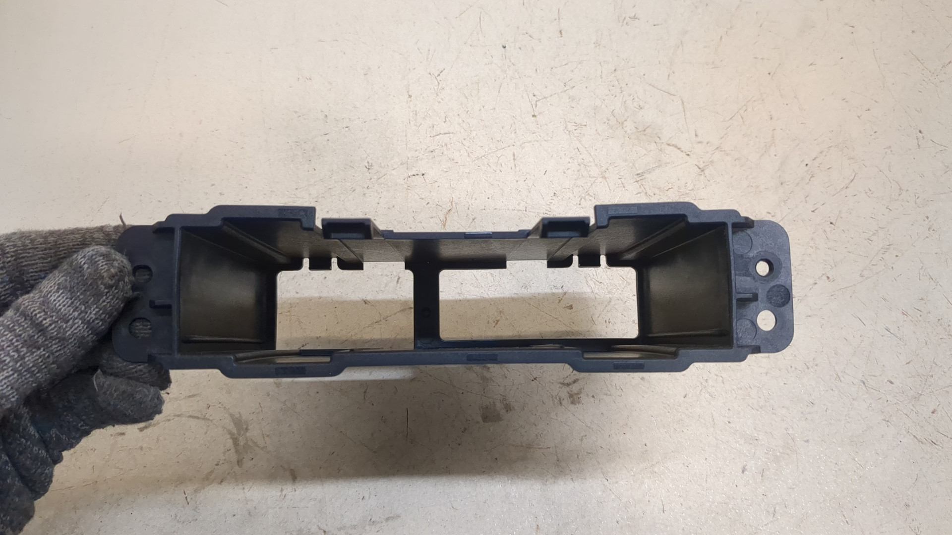 Кронштейн электронного блока управления / контроля