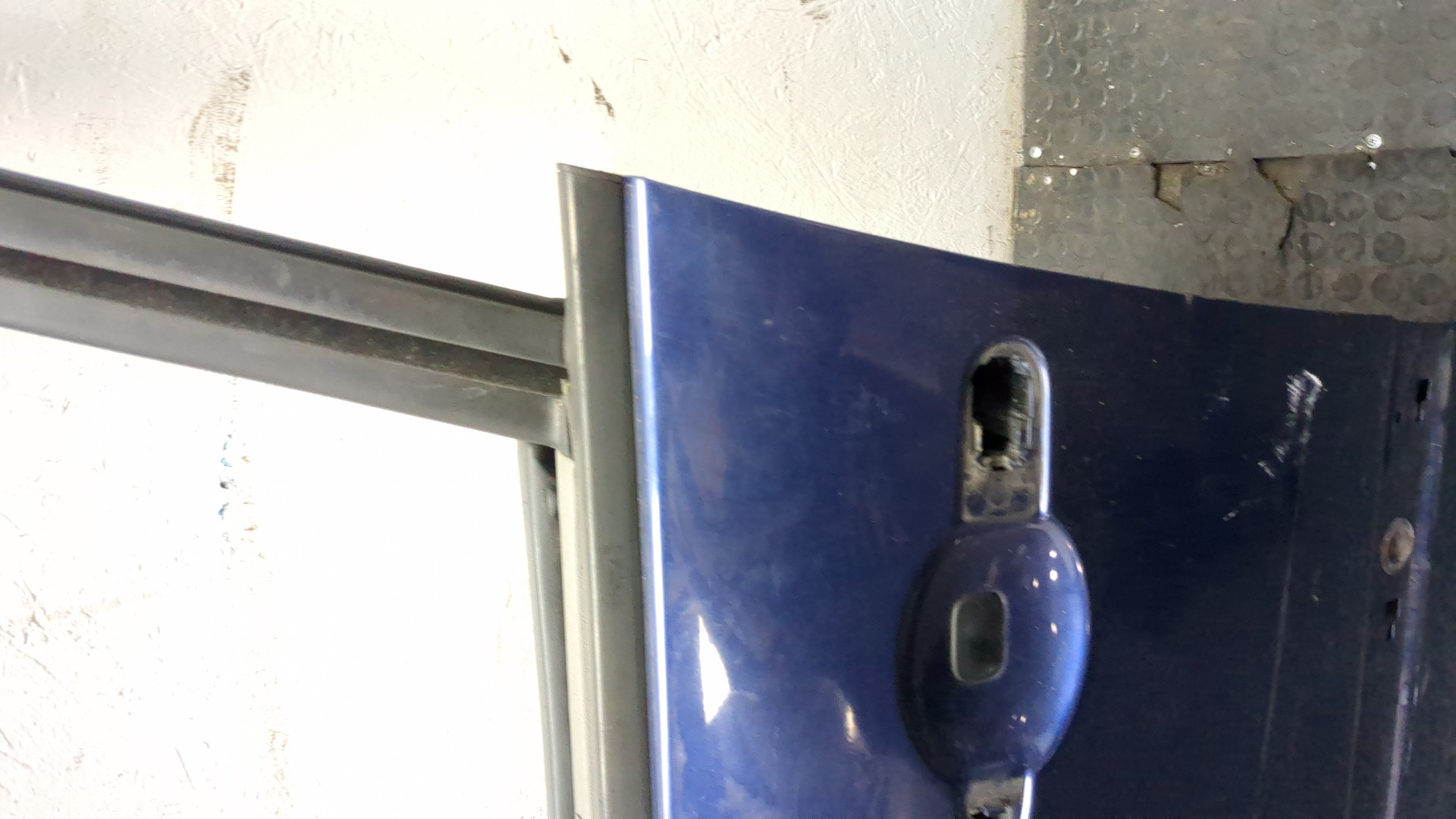 Дверь передняя левая